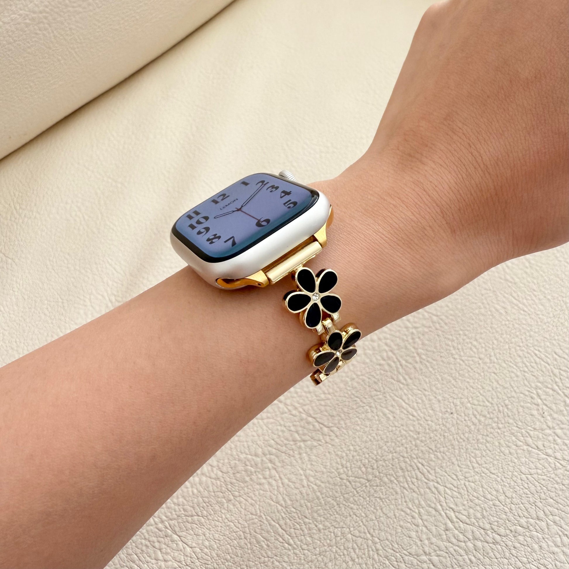 Midnight Fleur Apple Watch Bracelet - Black