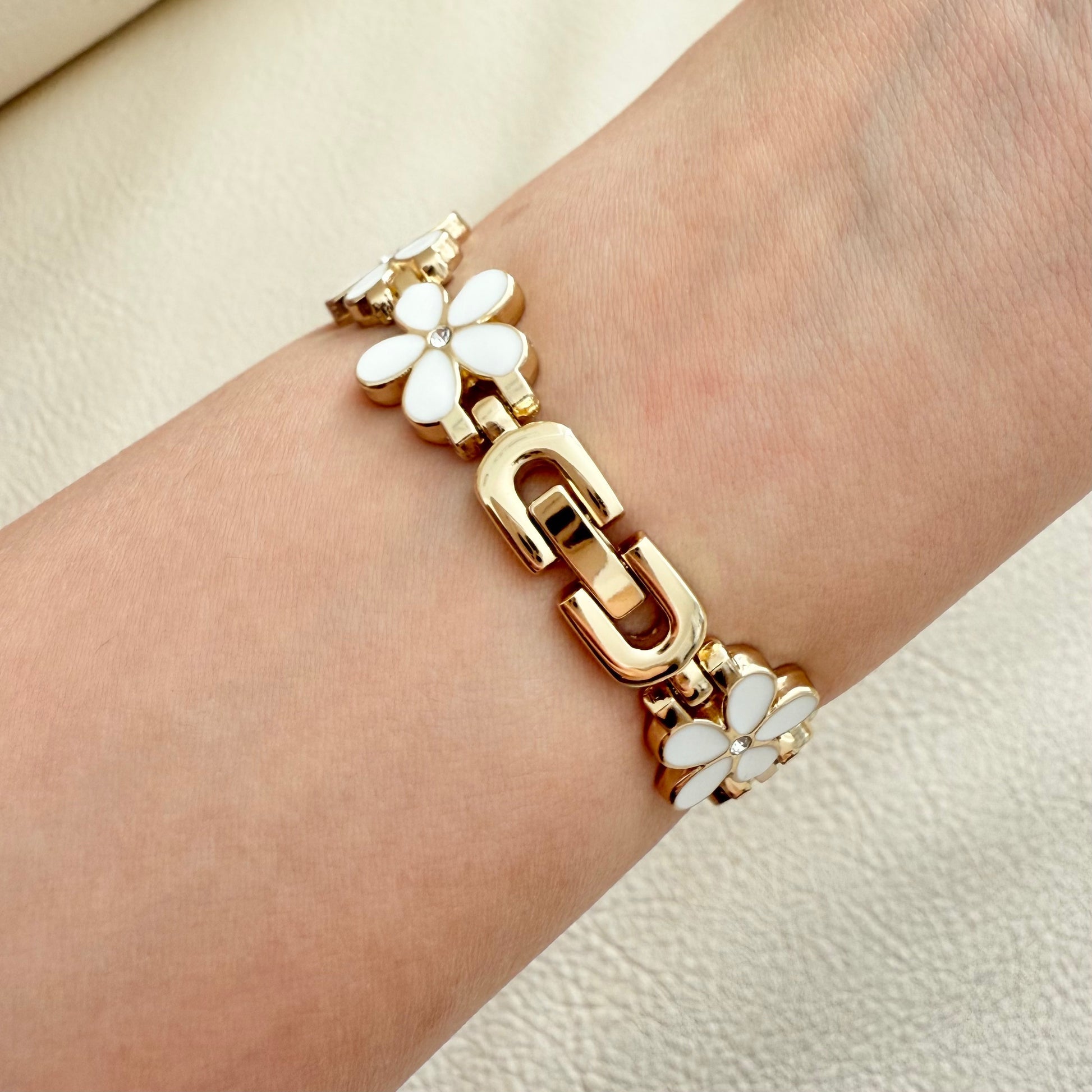 Midnight Fleur Apple Watch Bracelet - White