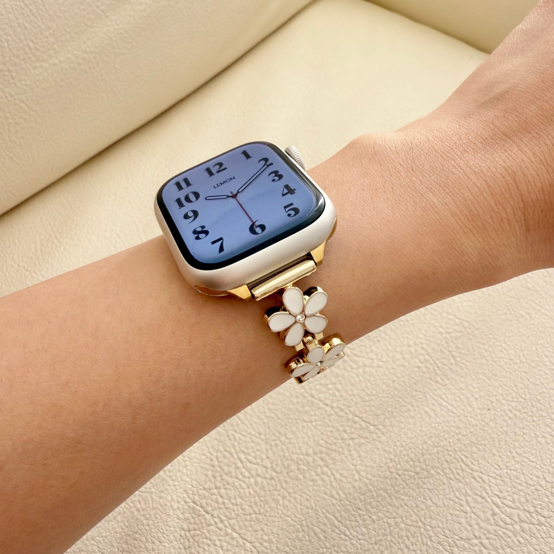 Midnight Fleur Apple Watch Bracelet - White