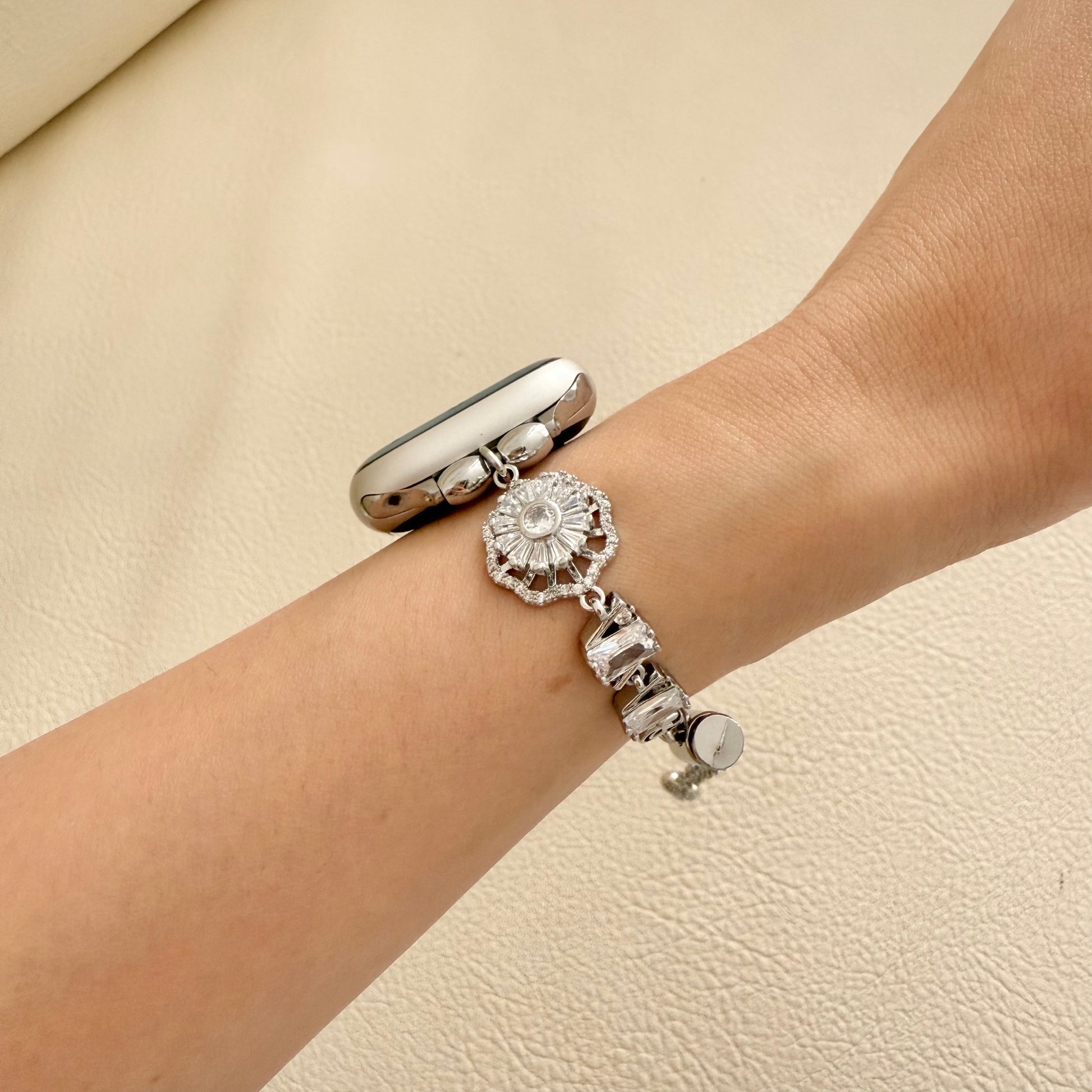 Frostwhirl Apple Watch Bracelet - Silver