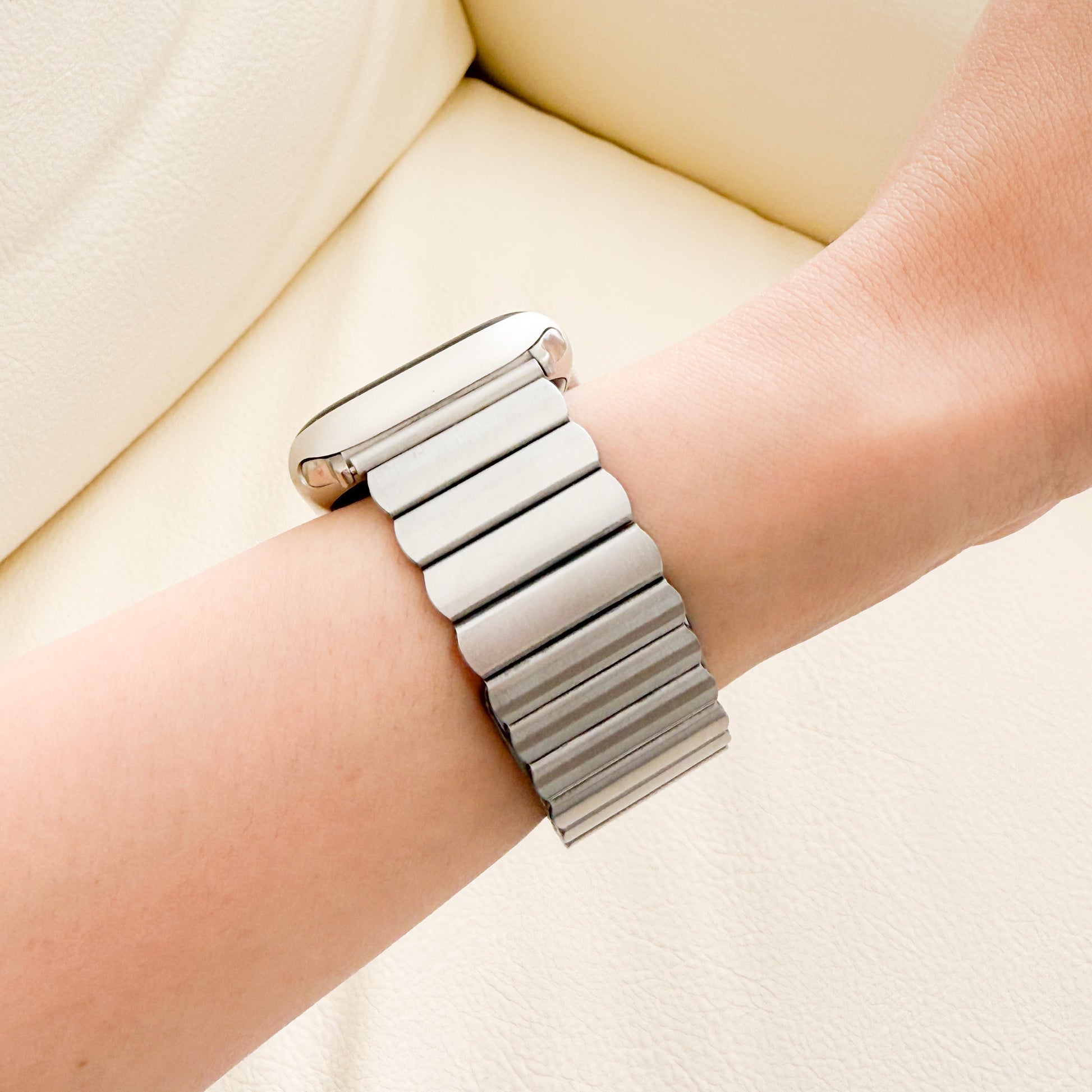 (St-Steel) Magnetic Apple Watch Strap - Silver
