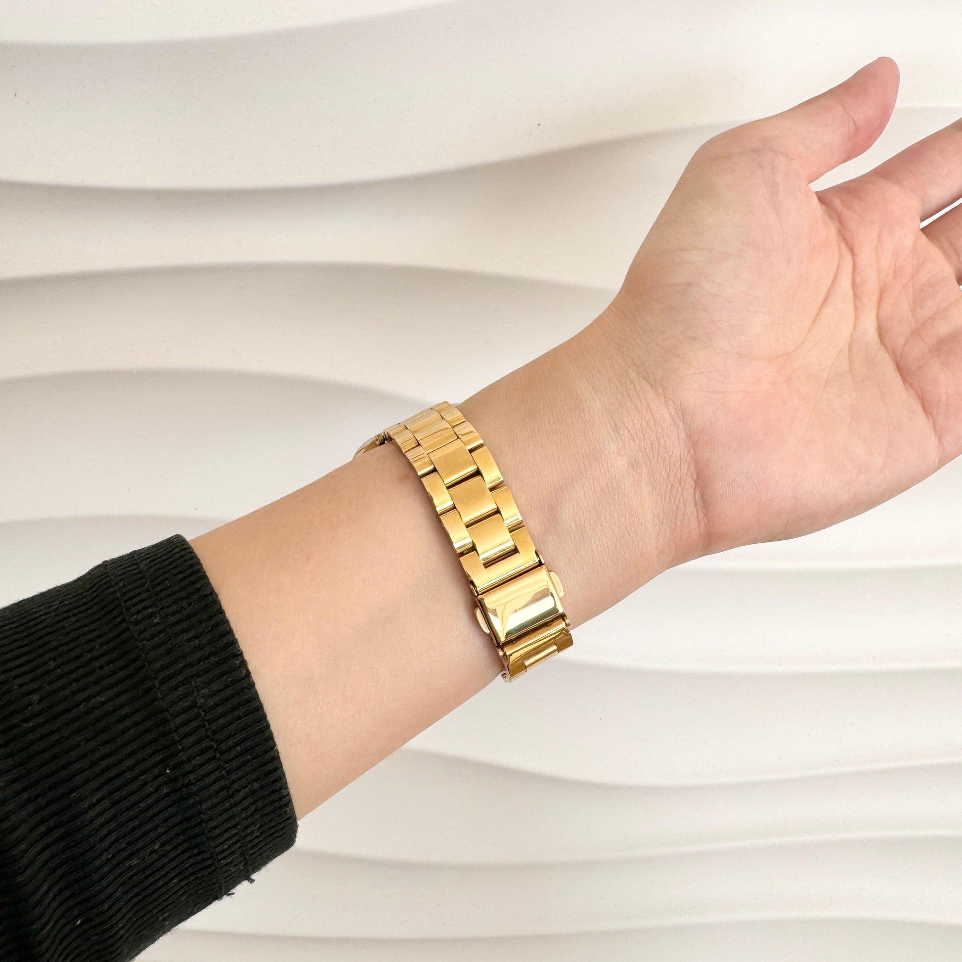 (St-Steel) Mirror Slim Oyster Apple Watch Strap - Gold