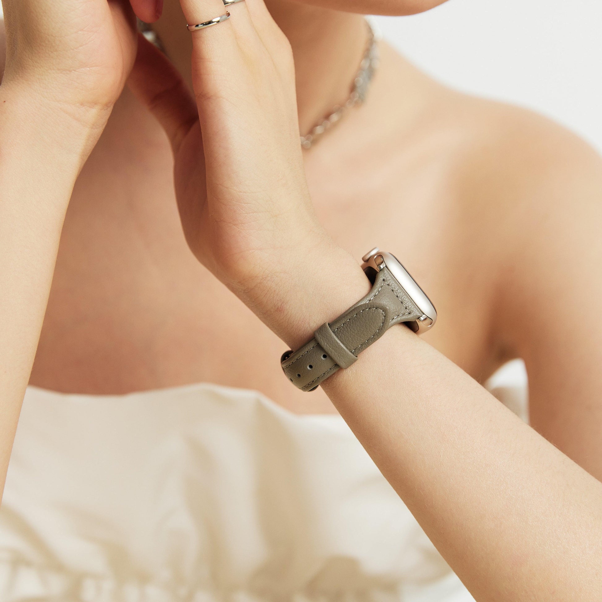 Classic Apple Watch Strap - Pearl Grey