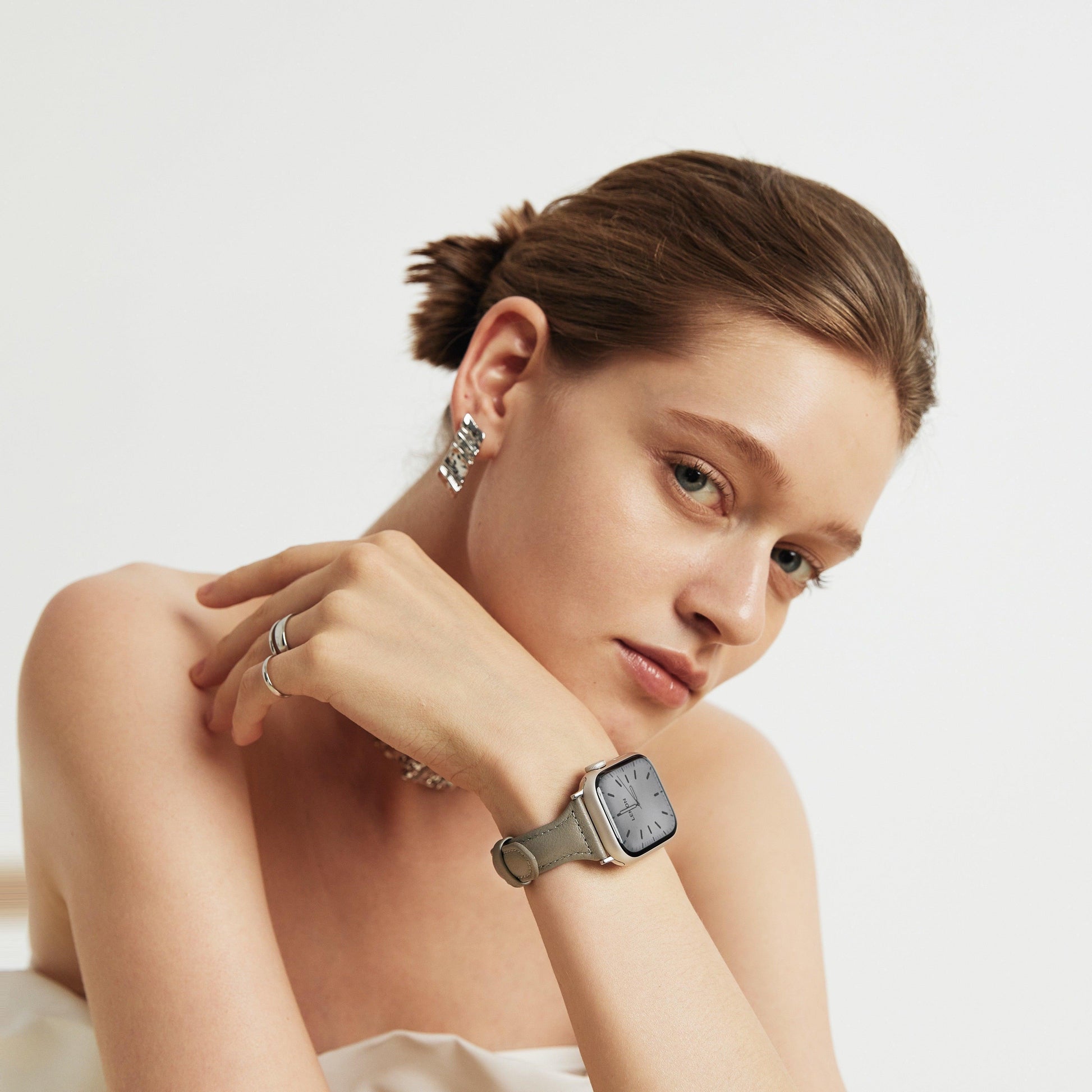 Classic Apple Watch Strap - Pearl Grey