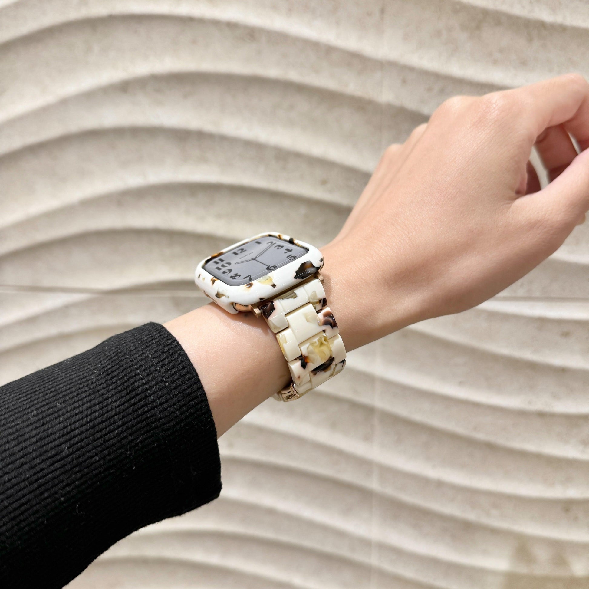 Polly Resin Apple Watch Case (11 Couleurs)