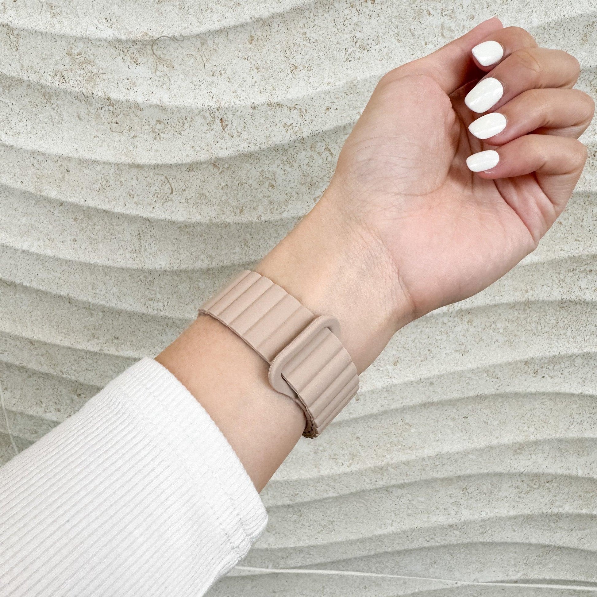 Magnetic Snap Silicone Apple Watch Band - Milk Tea
