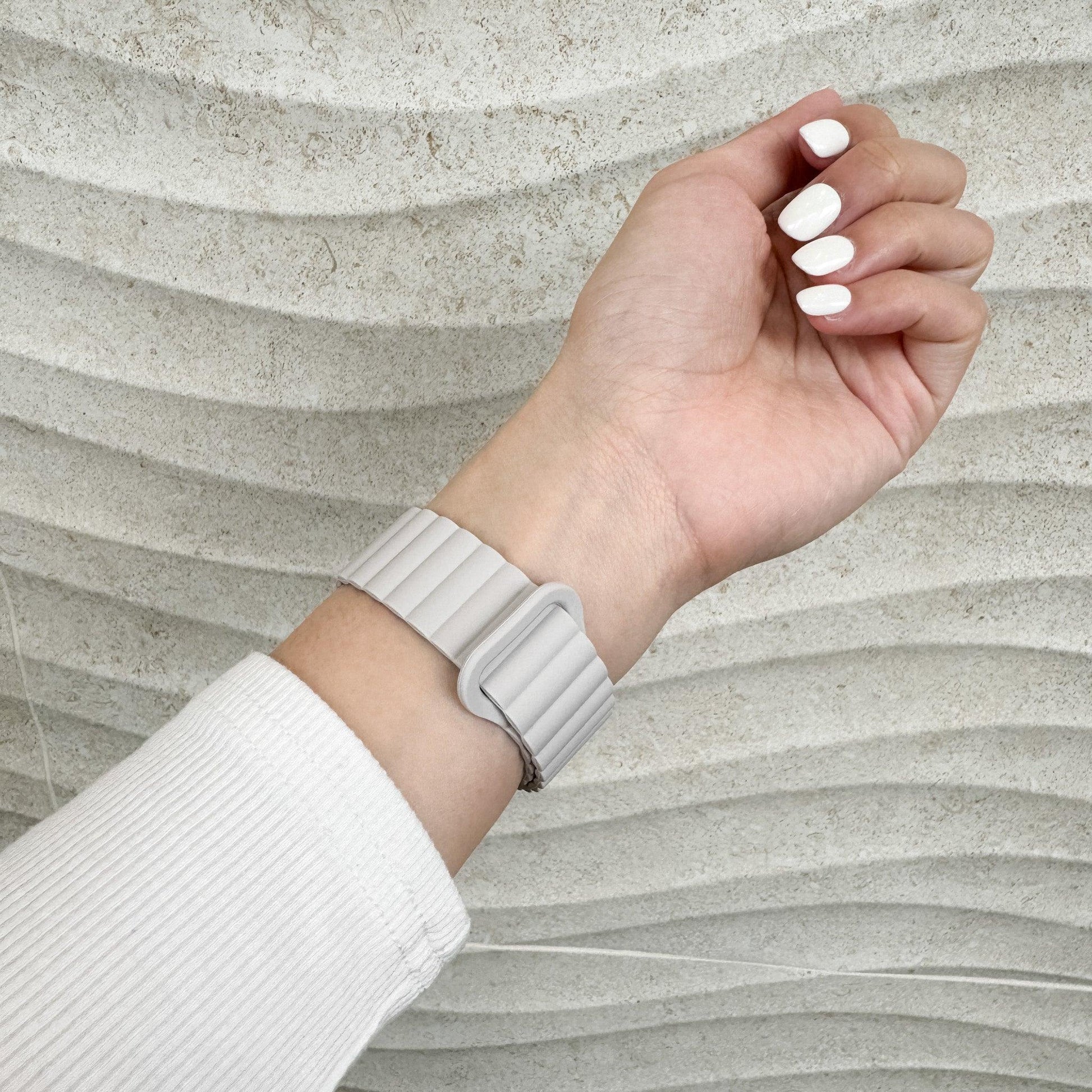 Magnetic Snap Silicone Apple Watch Band - Starlight
