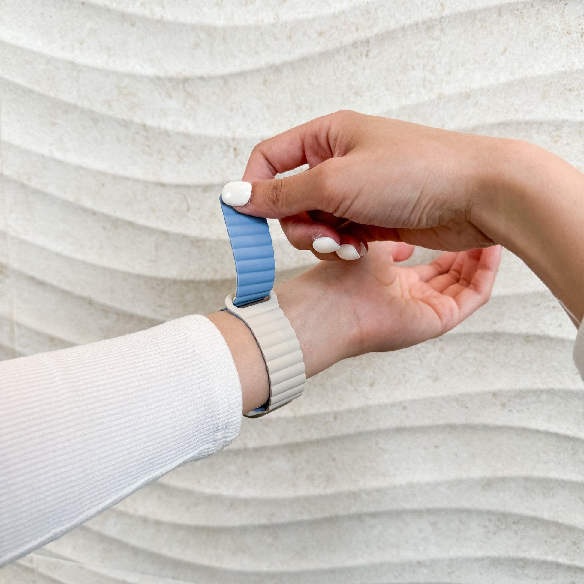 Magnetic Snap Silicone Apple Watch Band - Starlight & Baby Blue
