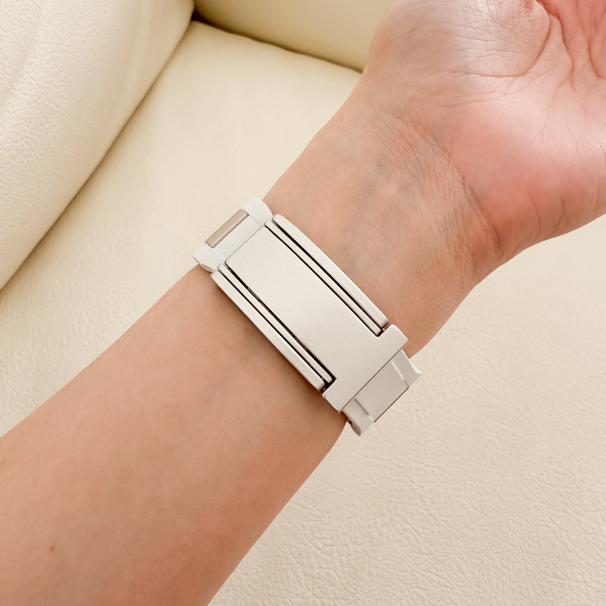 Silicone-Steel Magnetic Apple Watch Strap - Starlight